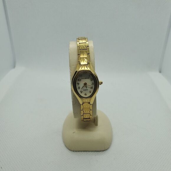 Elgin Gold Colored Watch - Picture 2 of 11